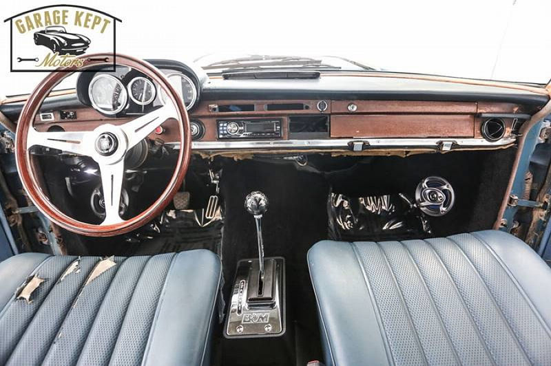 Illustration for article titled For $9,900, Could This Corvette-Powered 1968 Mercedes-Benz 250SE Be Both Shock and Ahhh?